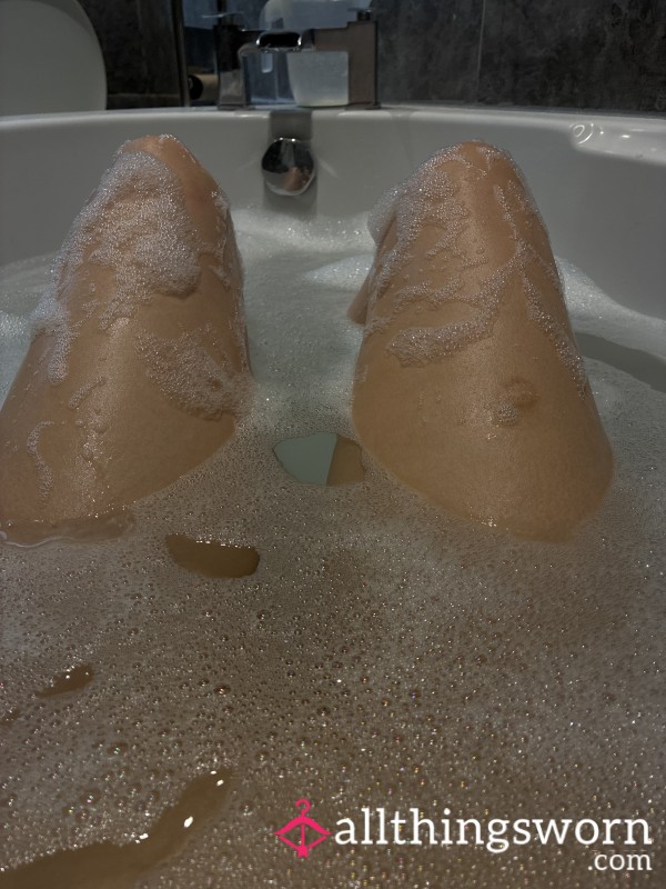 Who Wants To Have Fun While I’m In The Bath💦🫧