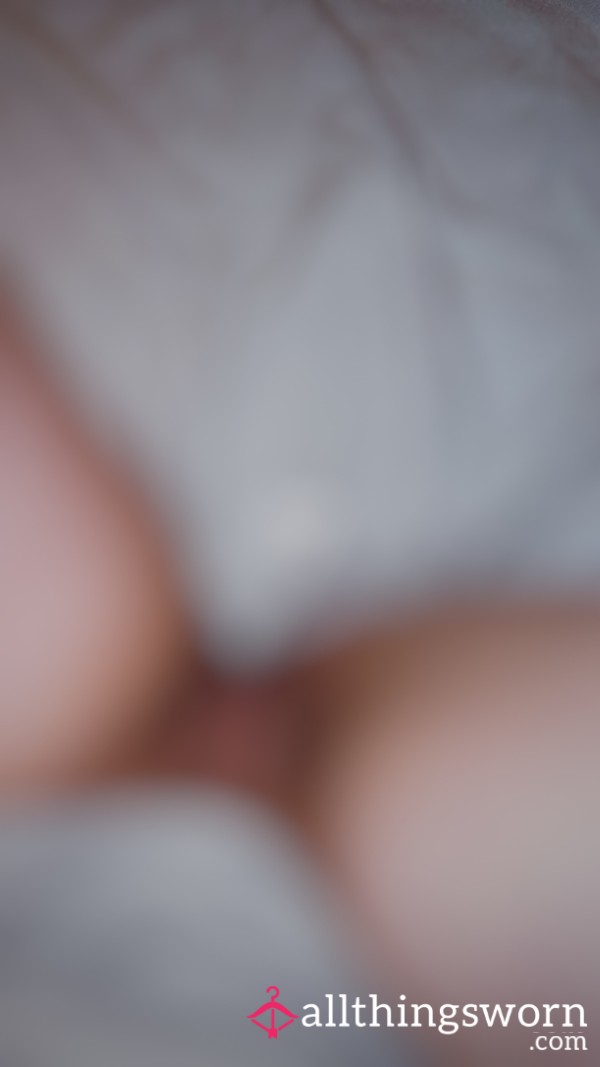 Who Wants To See My Tight Pu**y 👀❤️👅