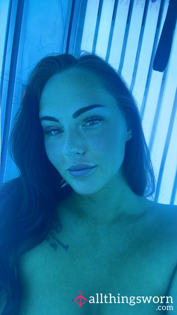 50%OFF!!!!🚨Who Wants To See Shake My Titties At The Sunbed😉😈