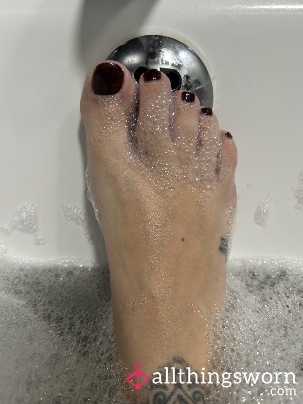 Who Wants To Talk Dirty Whilst I Bathe ?