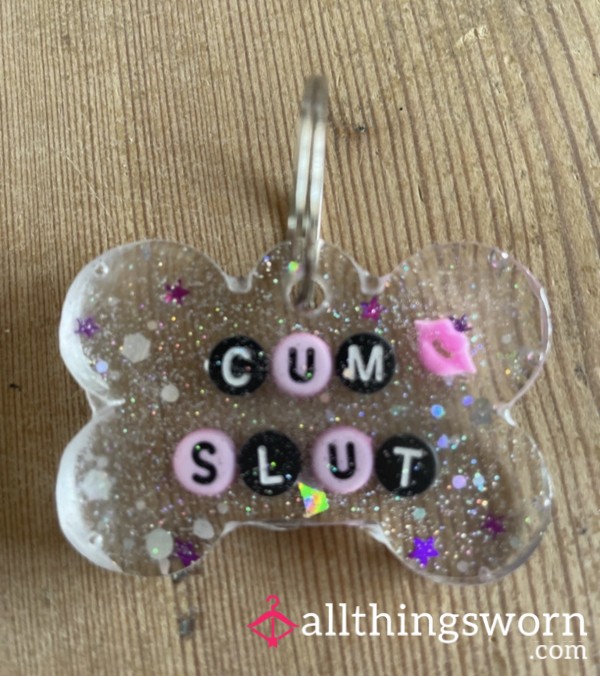 Who’s Going To Be A Good Girl? Carry Your Status Around With You 🔑