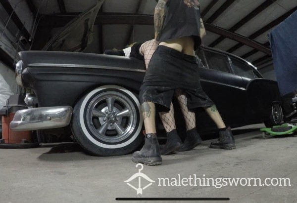 Wife Stopped By The Shop On Lunch For A D*ck Appointment, She Got That And A Few Creampies To Take Home.