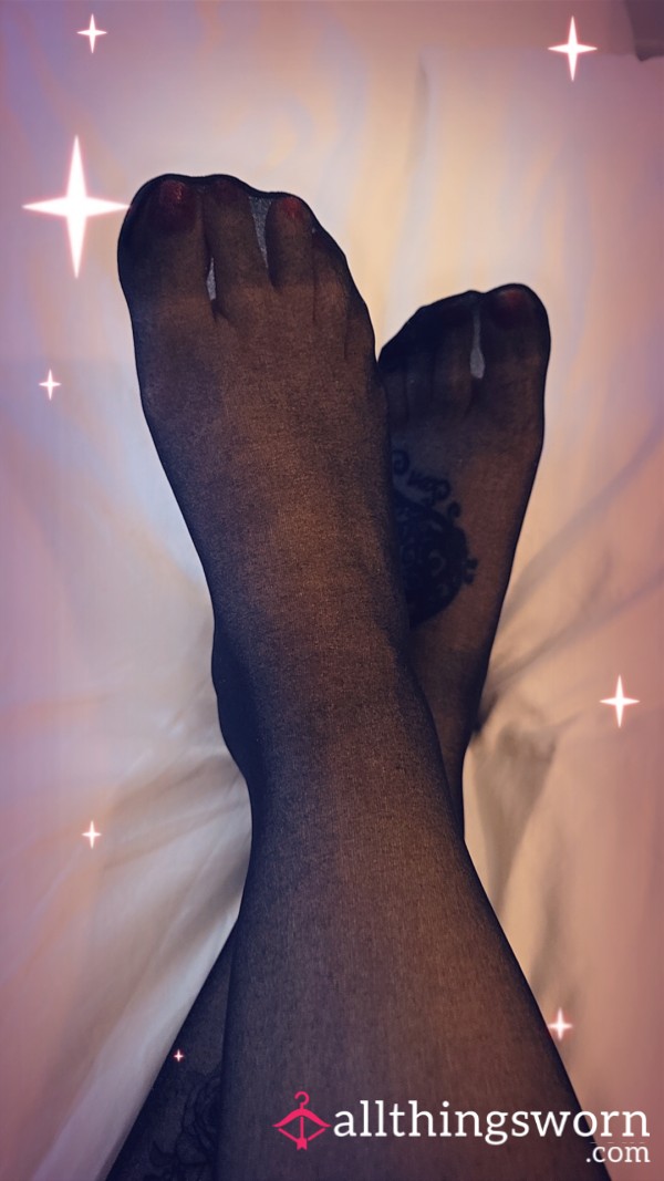 Wiggly Feet In Stockings👣🥰