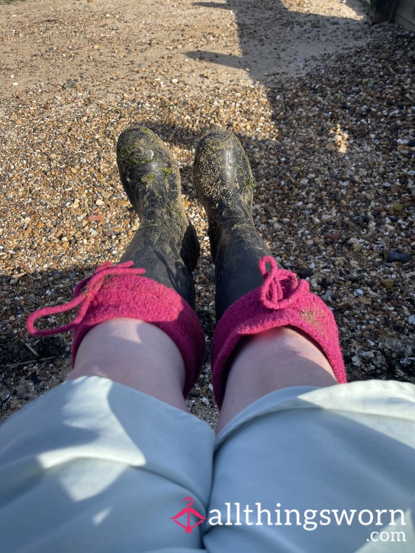 Windy Beach, Welly Tease, Crunching Shells
