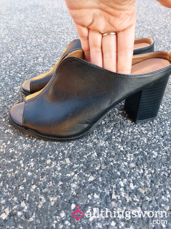 Woman's Sabot Sandal USED