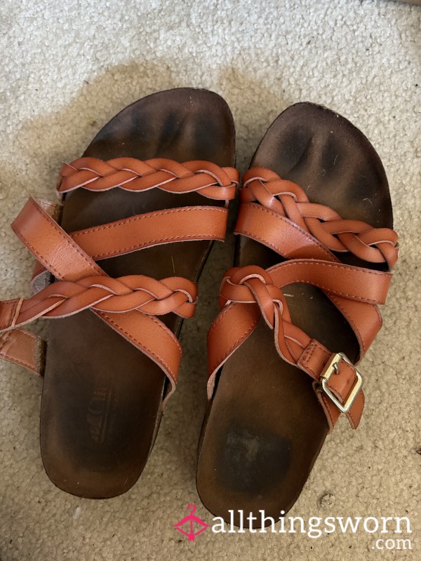 Women’s Birkenstock Type Sandal Well Worn Toe Prints