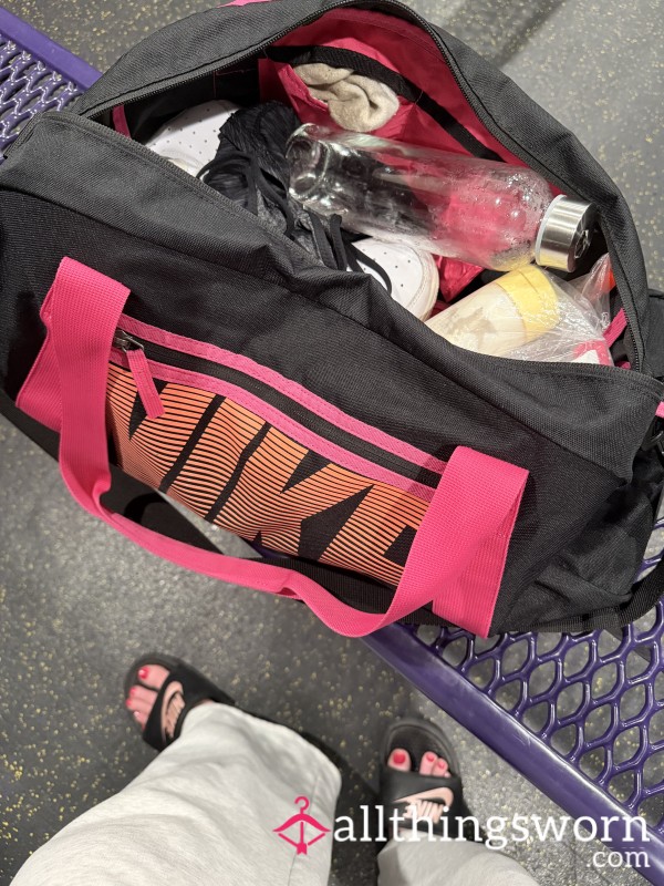 My Real Everyday Nike Gym Bag — Contents Included 😉