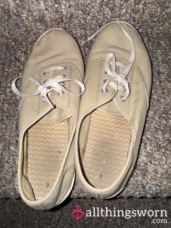 Women’s Tan Shoes Size 9