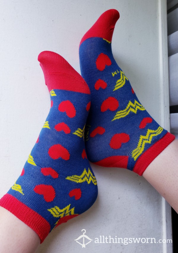 Wonder Woman Red Hearts Ankle Socks ❤