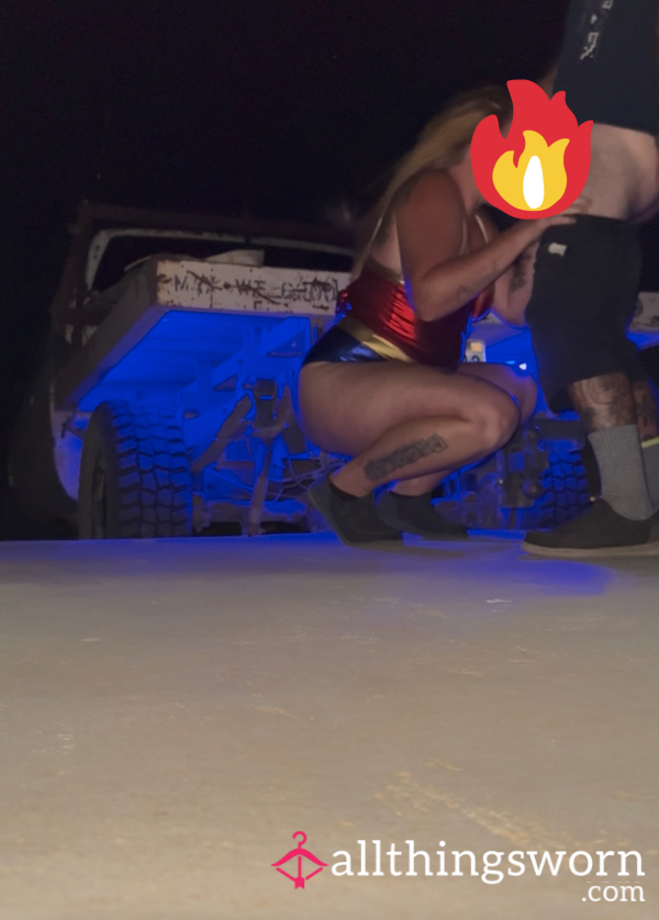 Wonder Women Getting F**ked In The Desert