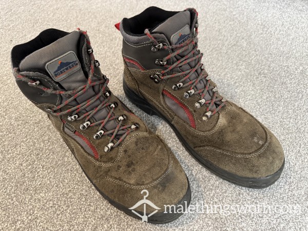 Work Boots - Size 11