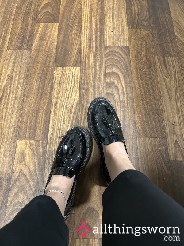 Work Shoes Foot Dangle