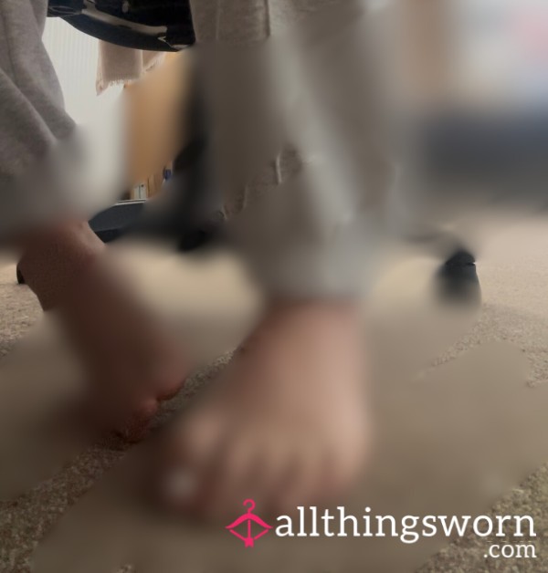 Working Foot Ignore/worship