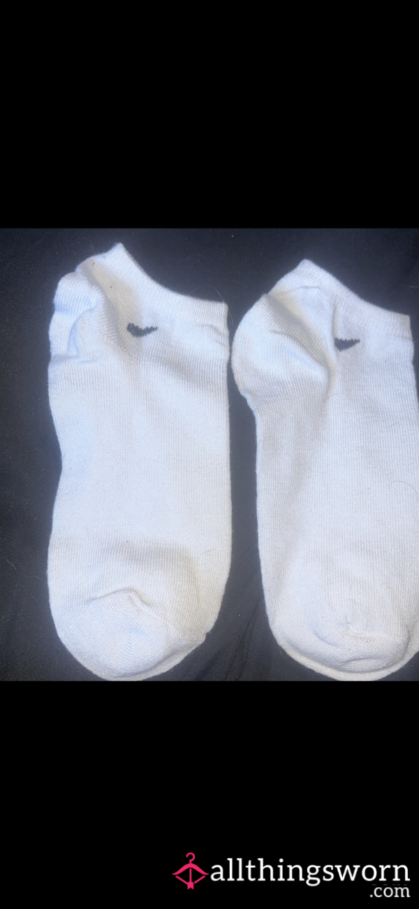 White Sweaty Gym Socks 🧦worn And Smelly🤍