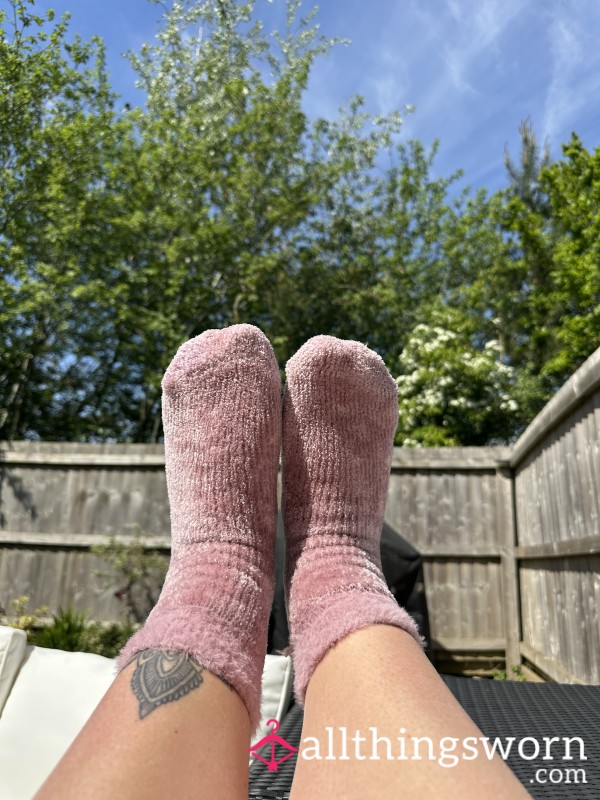 Worm Fluffy Socks