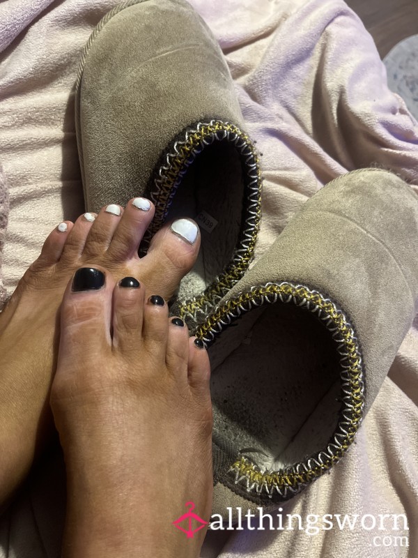 Worn Slippers 🥿