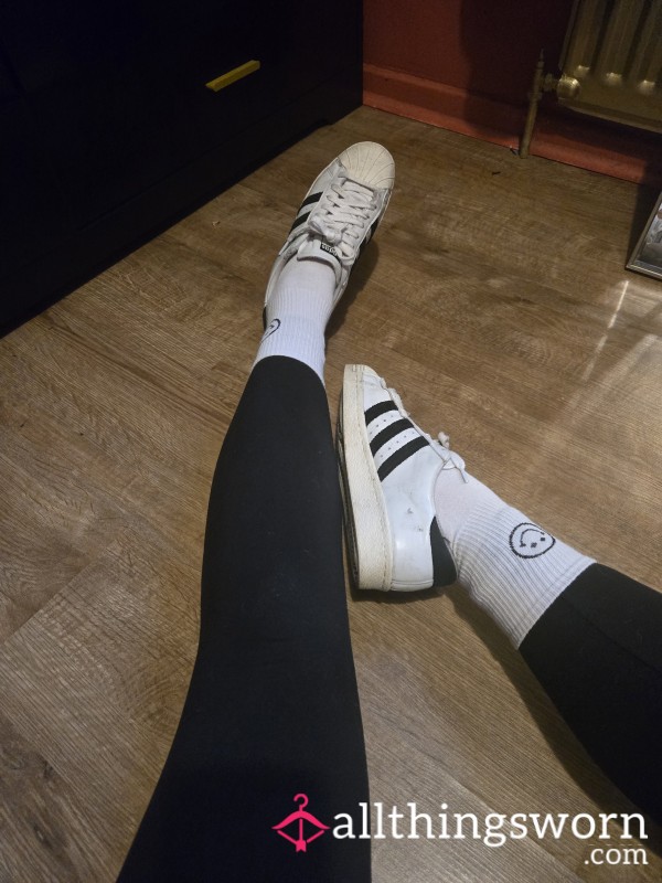 Worn Adidas Sneakers Size 7 🥰
