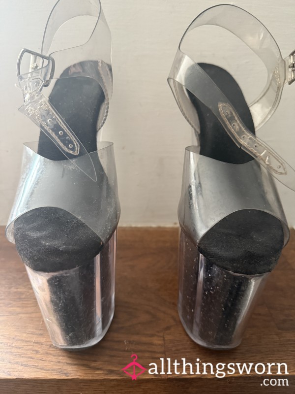 Worn And Broken Ankle Strap Clear/black Pleasers