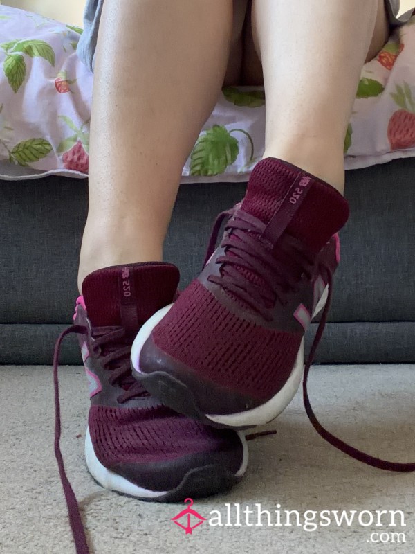 Worn And Loved New Balance Trainers 👟🦶