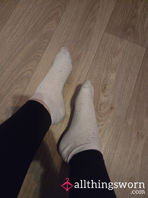 Worn Ankle Socks - White