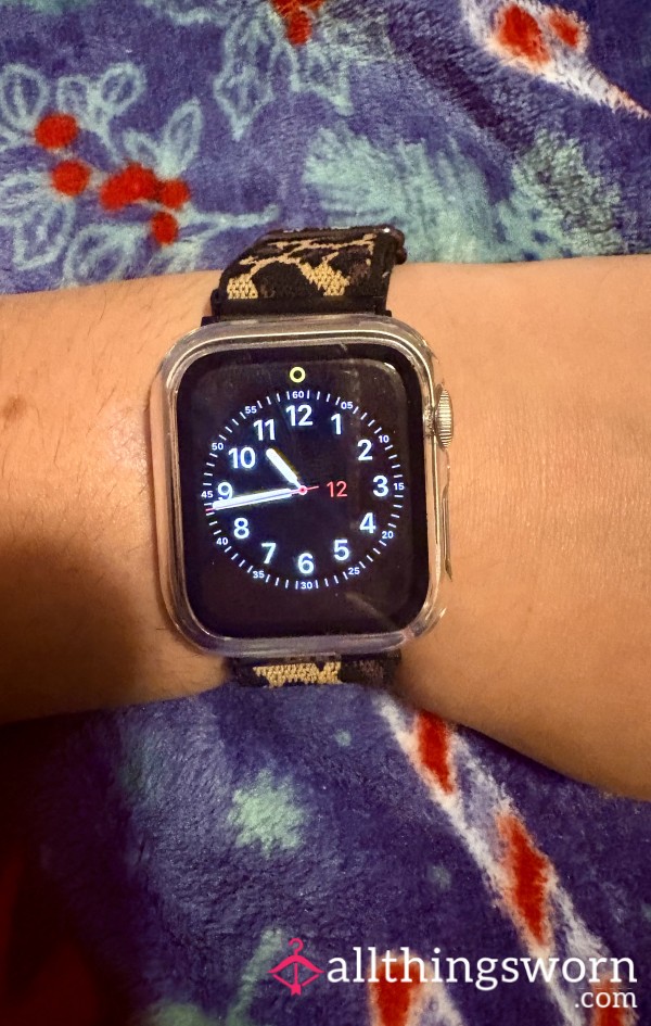Worn Apple Watch SE 3