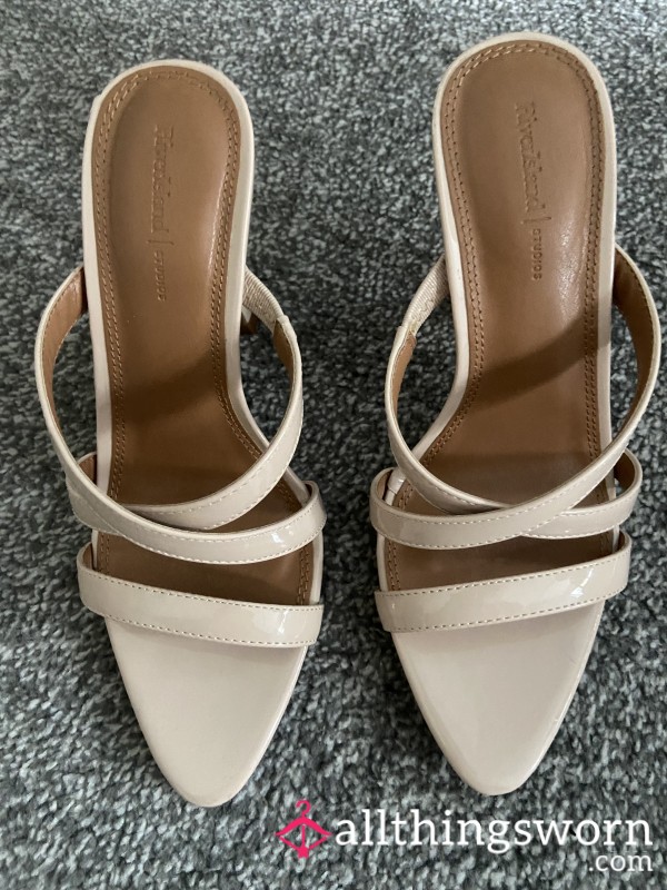 Worn Beige Strappy Heels Tribute To Sniff