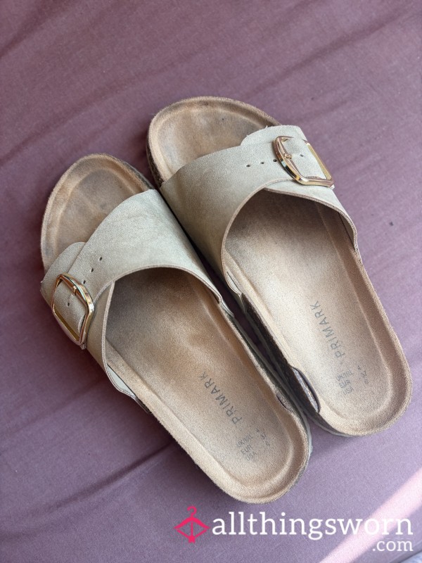 Worn Beige Summer Sandals 🤎