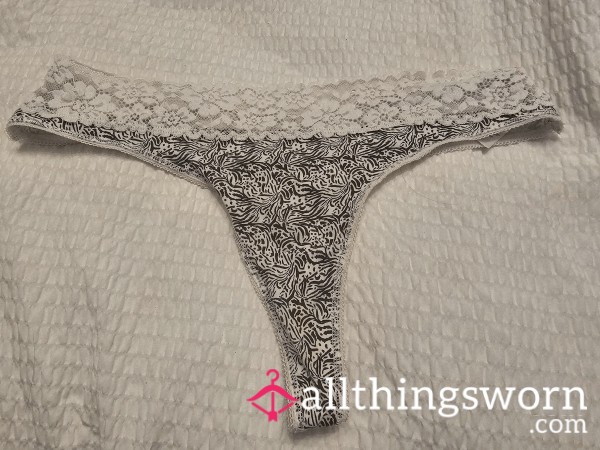 👙Worn Black And White Thong With White  Lace Trim 🤍🖤