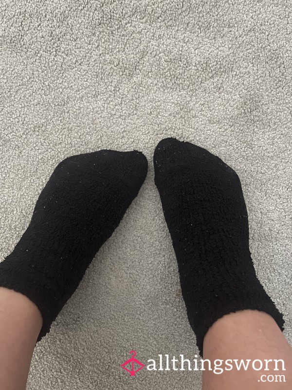 🖤 Worn Black Fluffy Ankle Socks – 24 Hours Of Real Uni Wear 🧦