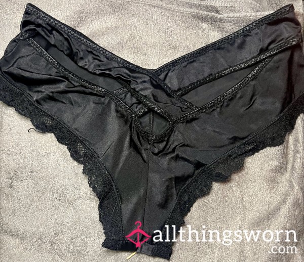 ✨Worn Black Panties – Flirty, Mysterious, Irresistible✨