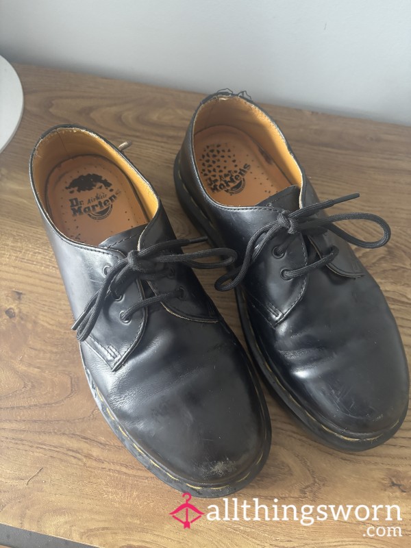 Worn Black Smooth Leather Brogue Shoes