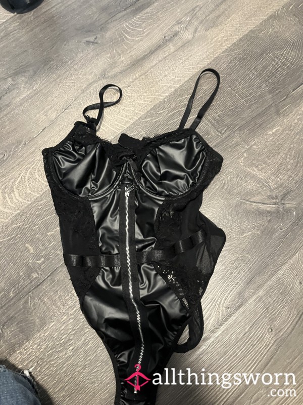 Worn Body Suit :3