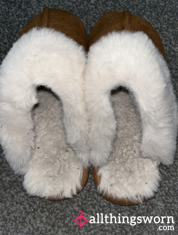 Worn Brown/cream Slippers