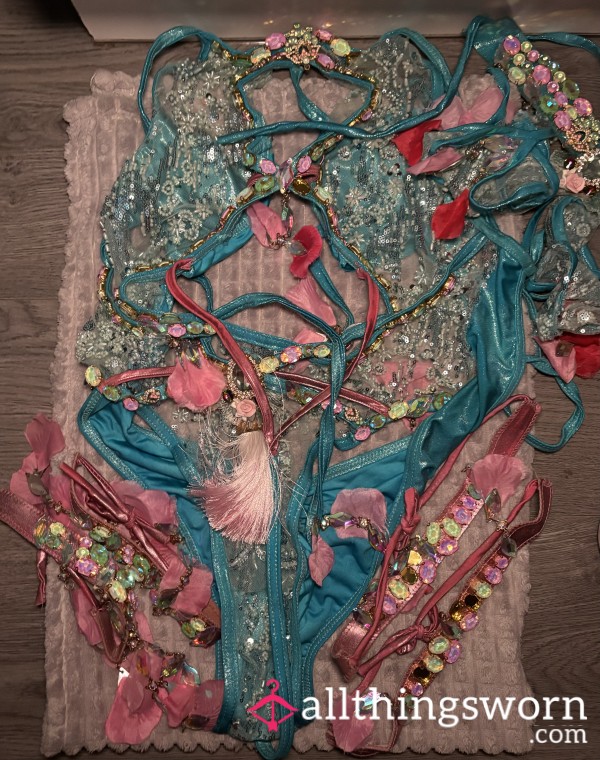WORN CARNIVAL COSTUME💋