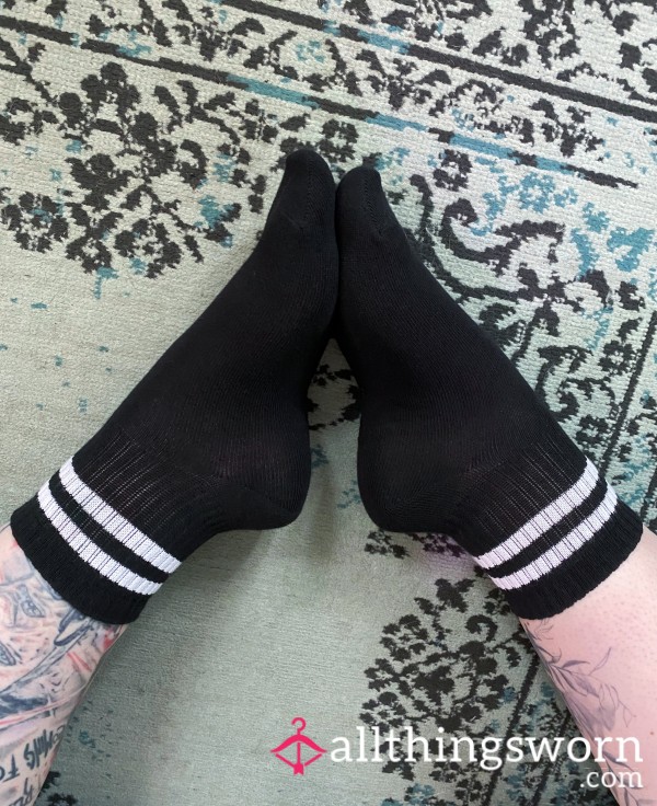 Worn Crew Socks 🧦 🖤