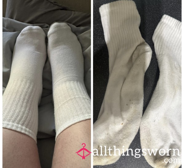 🥵Blonde’s Perfectly Sweaty 1-Day Worn Crew Socks🦶