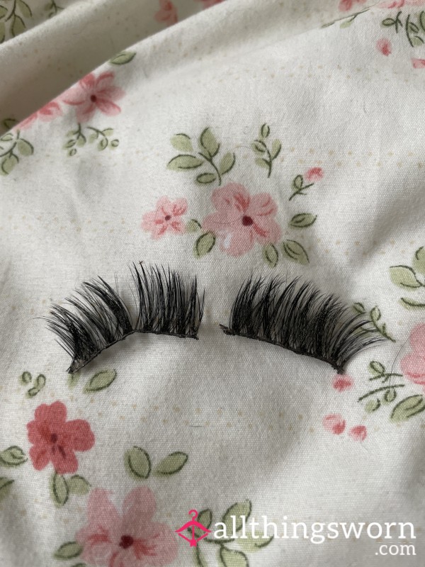 ✨Worn Eyelashes! ✨