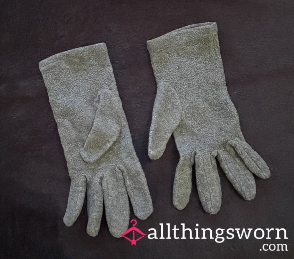 Worn Fabric Winter Gloves - Soaked In MILF Hand Sweat & Ginger Scent! 💜🔥