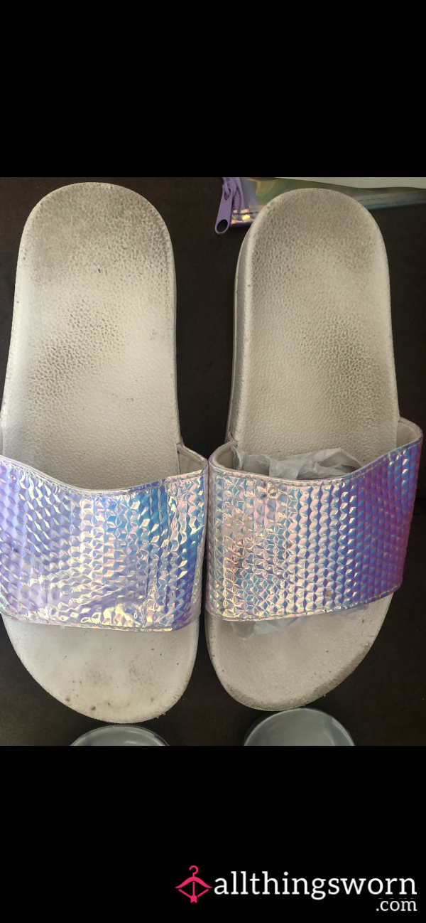 ✨ Worn Filthy Sliders ✨