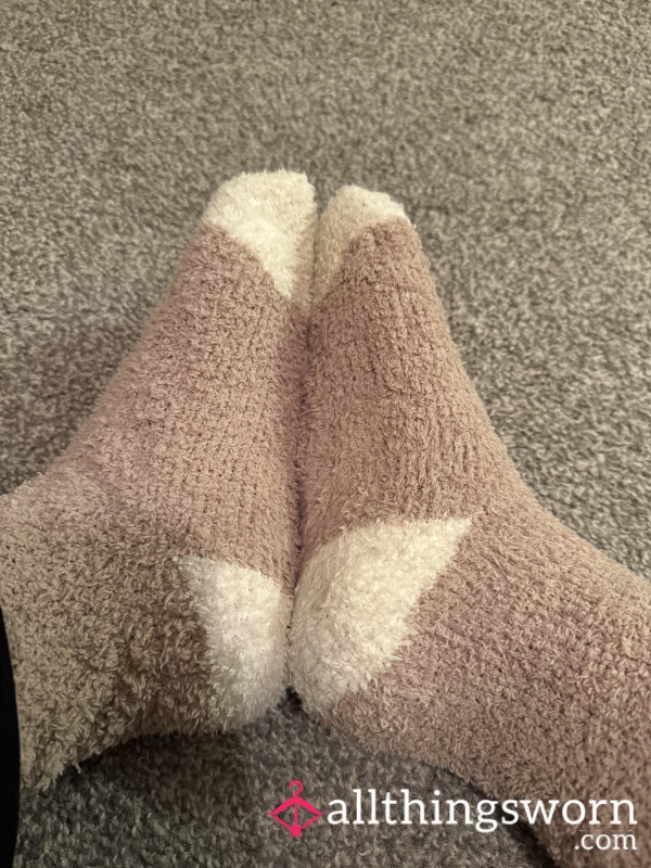 🧦 Worn Fluffy Bed Socks 🧦