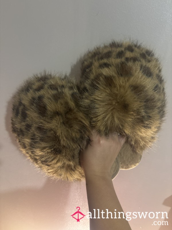 Worn Fluffy Leopard Print Slippers 🐆