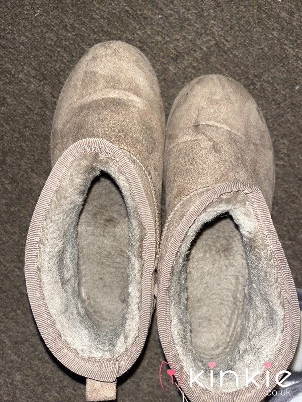 Size 6 Uk Worn Fluffy Smelly Boots
