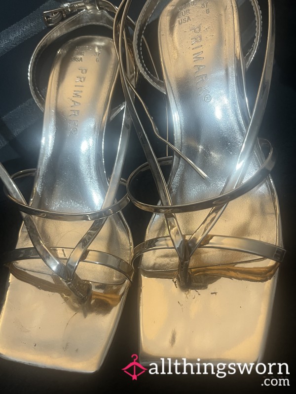 Worn Gold Thong Kitten Heels – S**y, Shiny & Perfectly Used 👠✨