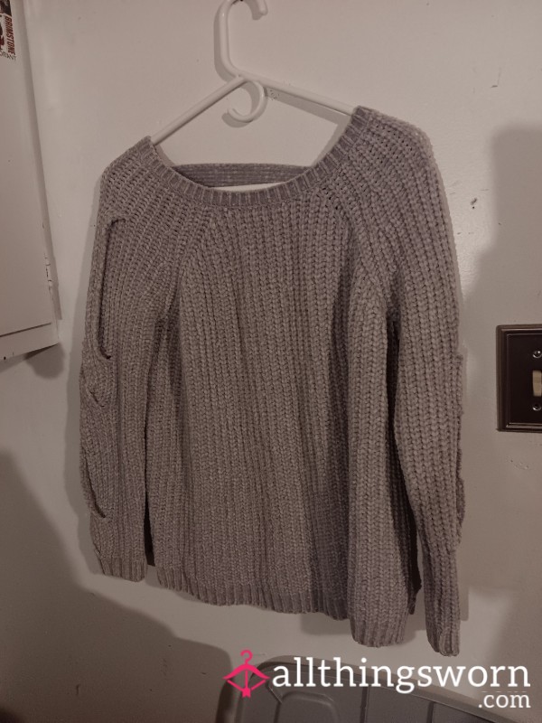 Worn Gray Knit Sweater – Crisscross Sleeve, Ultra-Soft & Cozy