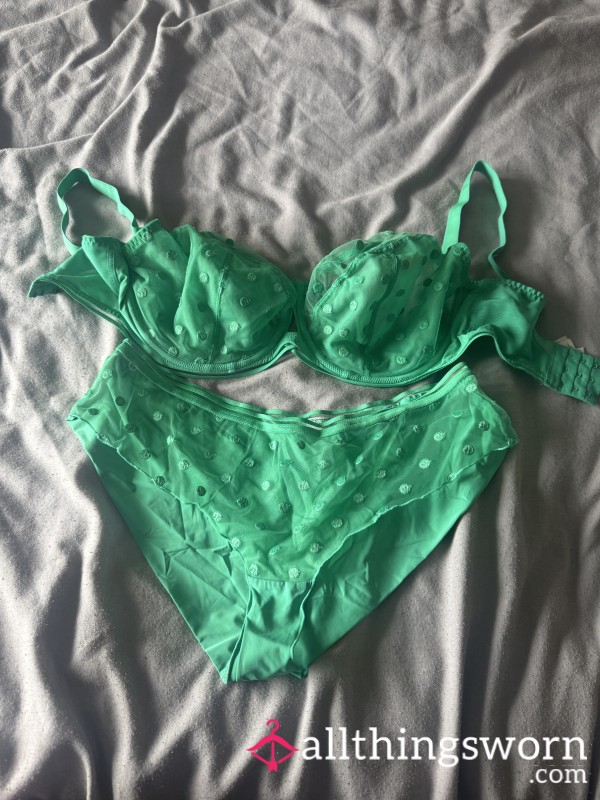 Worn Green Bra And Pants Set 👙🩲