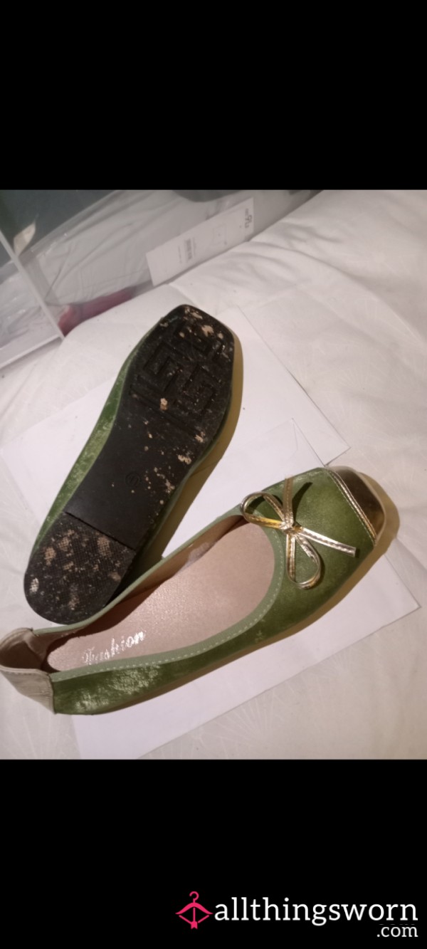 Worn Green Flat Shoes Size Uk7