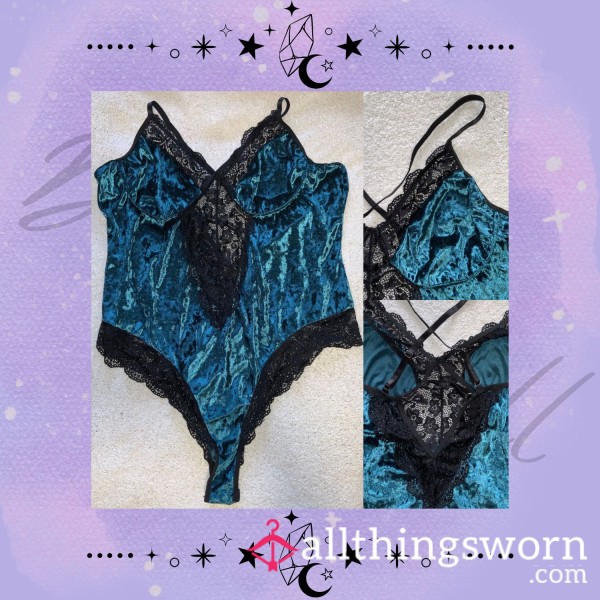 💖 Worn Green Velvet Lingerie With Lace Accents 💖