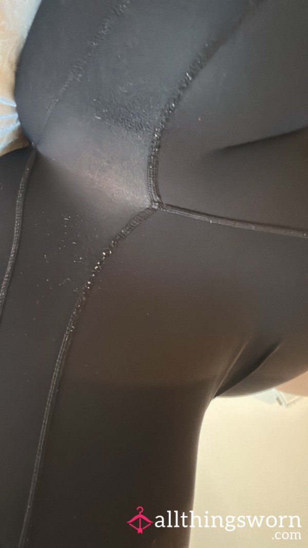 Worn Gym Leggings – Hot, Sweaty & Clinging To Every Curve 💦🍑