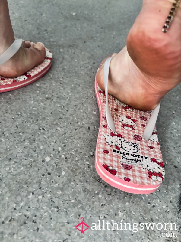 💕Worn Hello Kitty Flip-Flops – Cute, Dirty & Full Of Character💕