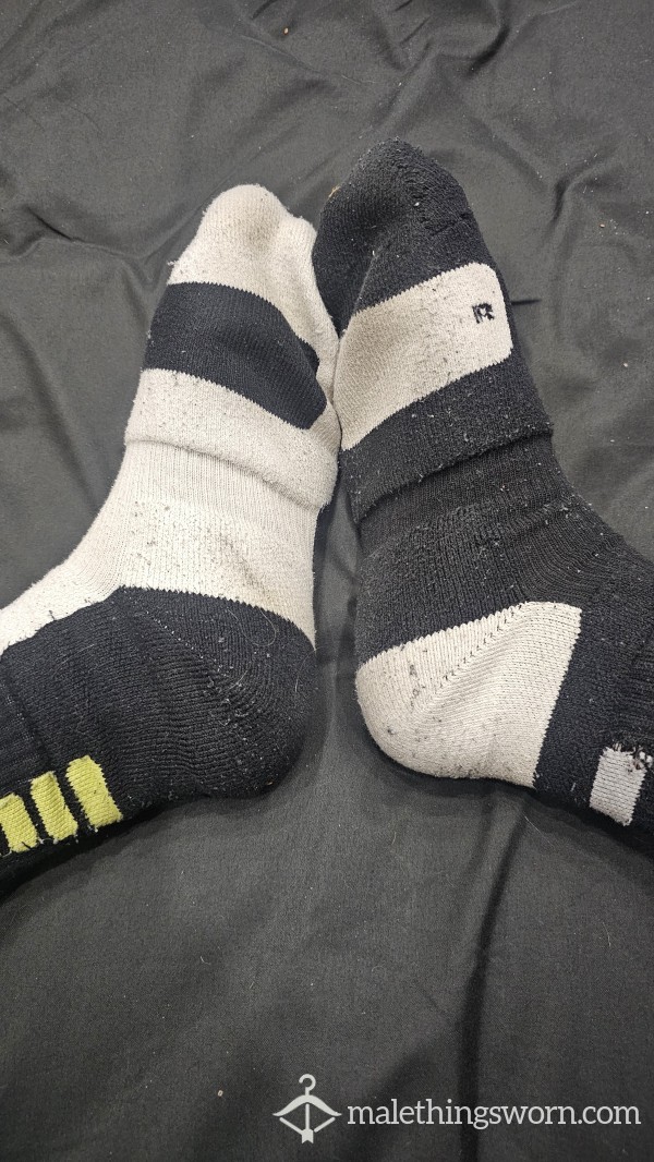 Worn Mismatched Nike Elite Crew Socks – Size L – $30